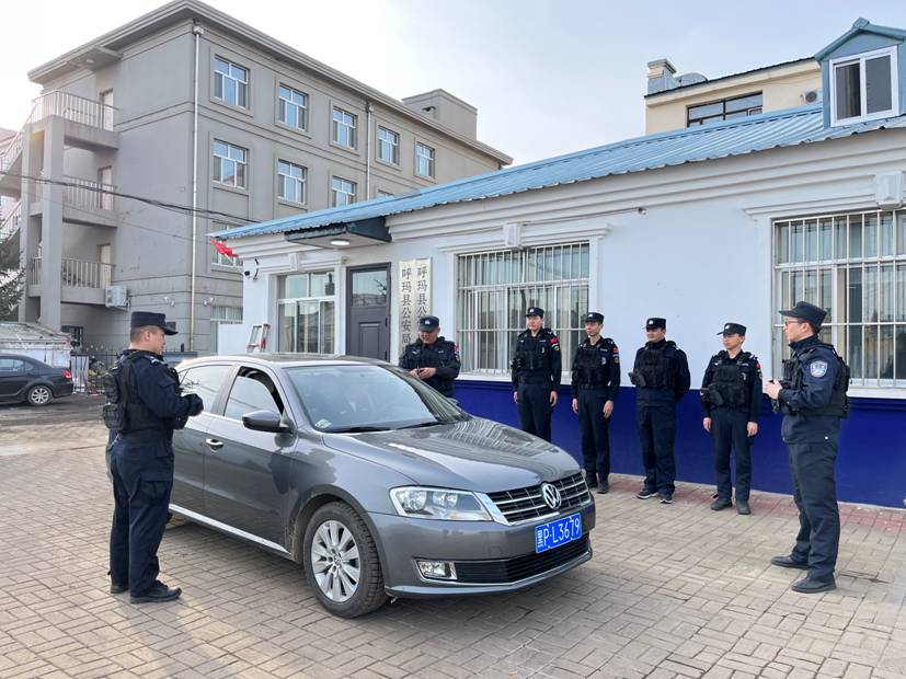 呼玛县公安局：开展体能训练 提升实战能力(1)