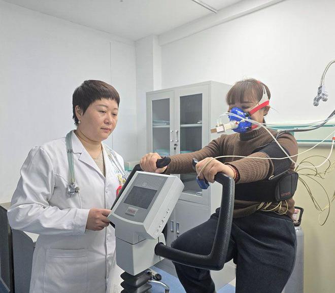 泰安市中心医院心肺康复科韩钦凤：“心”光闪耀 为生命护航(2)