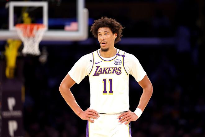 湖人不再成为休赛期的焦点 力量体能训练与中锋引援成首要任务(7)