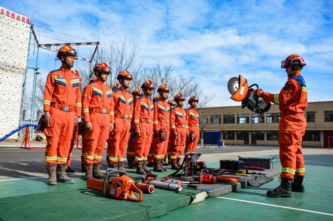 “蜕变”出击！新消防员奔赴挑战新征程(1)